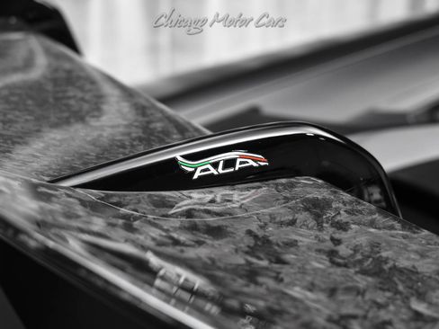 Used 2018 Lamborghini Huracan Performante image 40