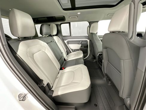 Used 2026 Land Rover Defender 110 S image 25