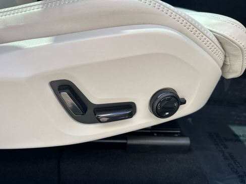 Used 2023 Volvo XC60 B6 Ultimate w/ Protection Package Premier AWD/4WD image 45
