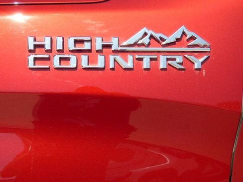 Used 2022 Chevrolet Silverado 1500 High Country w/ Safety Package II image 3