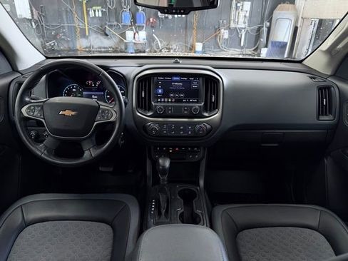 Used 2022 Chevrolet Colorado Z71 w/ Safety Package AWD/4WD image 20