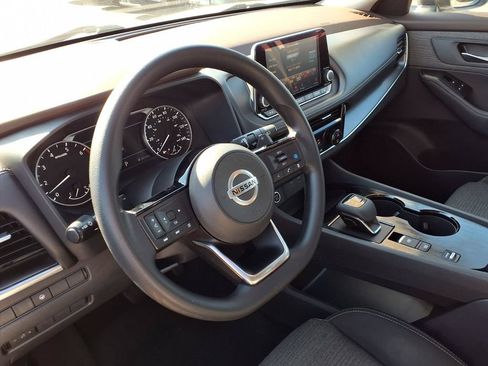 Used 2021 Nissan Rogue SV FWD image 17