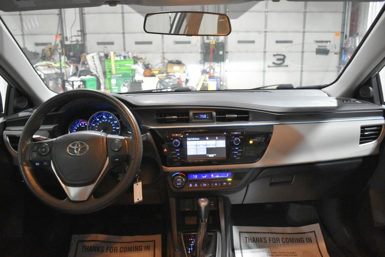 Used 2016 Toyota Corolla LE FWD image 12