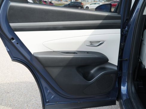 Used 2025 Hyundai Tucson SE image 17