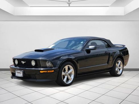 Used 2009 Ford Mustang GT Premium RWD image 3