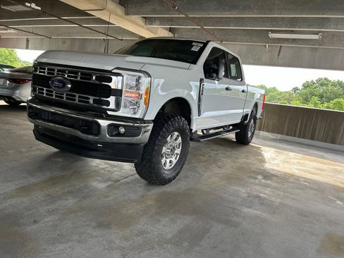 Used 2023 Ford F250 XLT w/ FX4 Off-Road Package AWD/4WD image 36