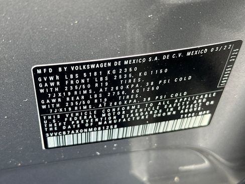 Certified 2022 Volkswagen Tiguan SE R-Line image 29