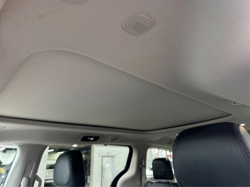 Used 2020 Chrysler Pacifica Limited w/ Advanced Safetytec Group image 29