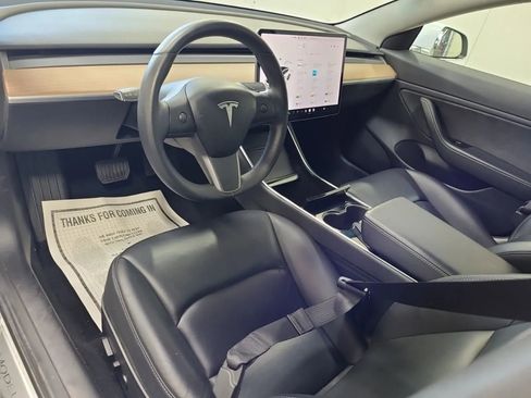 Used 2019 Tesla Model 3 Standard Range Plus RWD image 3