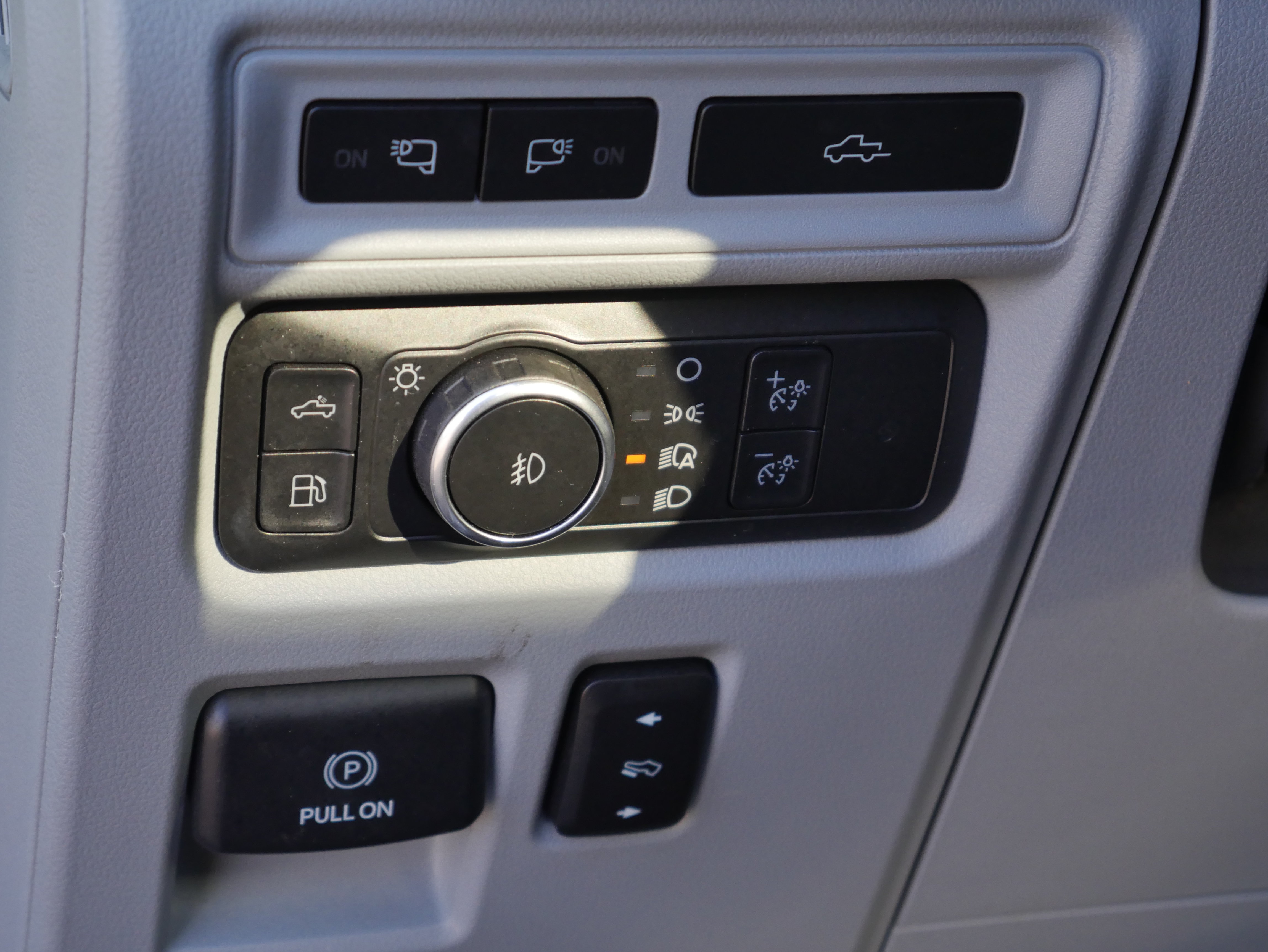Certified 2022 Ford F150 Limited AWD/4WD image 5