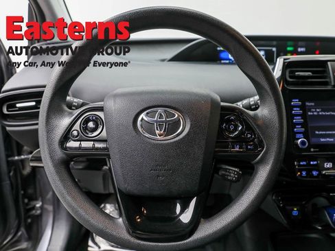 Used 2022 Toyota Prius LE image 10