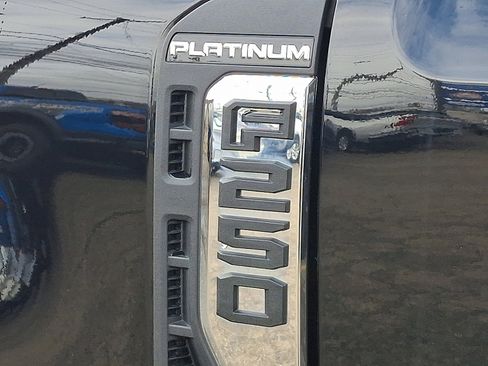 Used 2024 Ford F250 Platinum w/ Tremor Off-Road Package image 31
