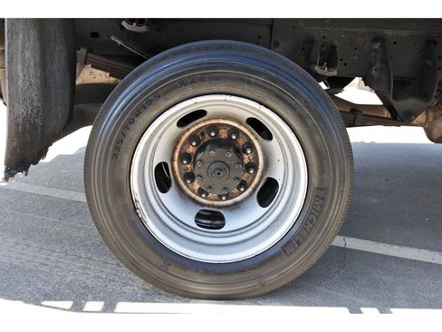 Used 2024 RAM 5500 Tradesman w/ Chrome Appearance Group image 33