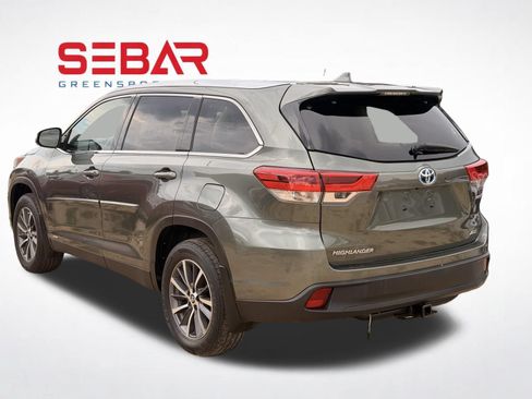 Used 2019 Toyota Highlander XLE AWD/4WD image 5