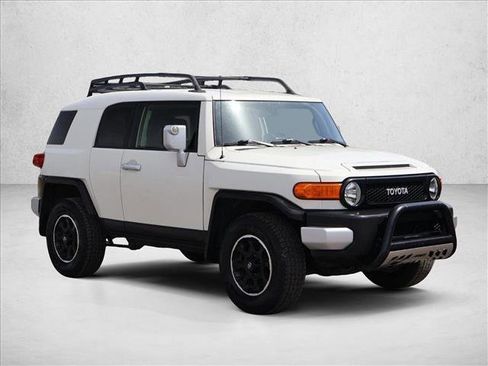 Used 2013 Toyota FJ Cruiser 4WD w/ Upgrade Pkg image 3