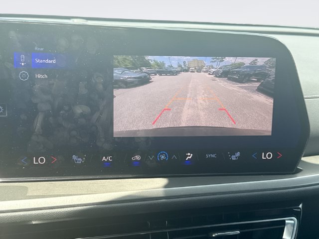 Used 2026 Chevrolet Traverse LT AWD/4WD image 17