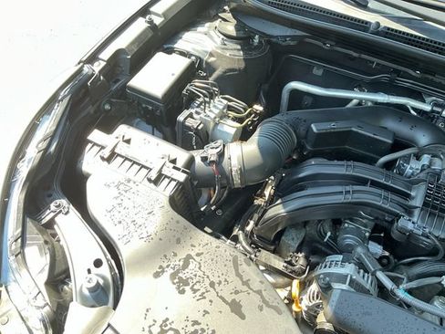 Used 2023 Subaru Outback Premium AWD/4WD image 18