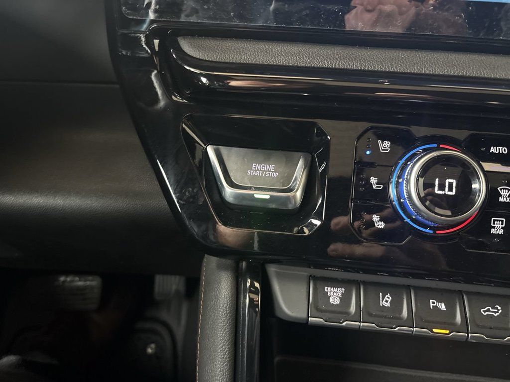 Certified 2024 GMC Sierra 2500 AT4 w/ AT4 Preferred Package AWD/4WD image 17