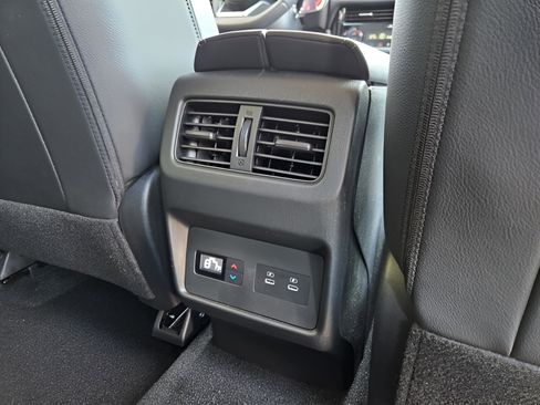 Used 2024 Nissan Rogue SL w/ SL Premium Package image 13