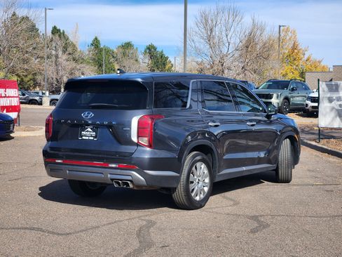 Used 2024 Hyundai Palisade SE image 3