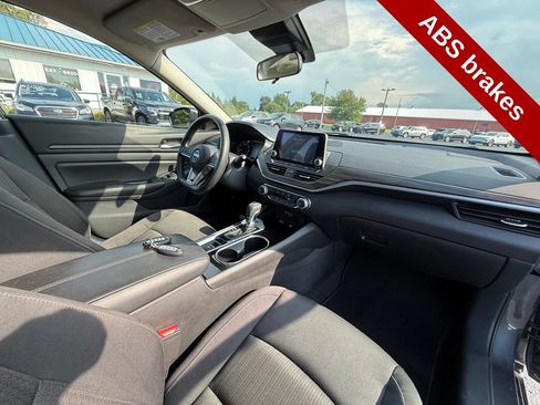 Used 2024 Nissan Altima 2.5 SV AWD/4WD image 43