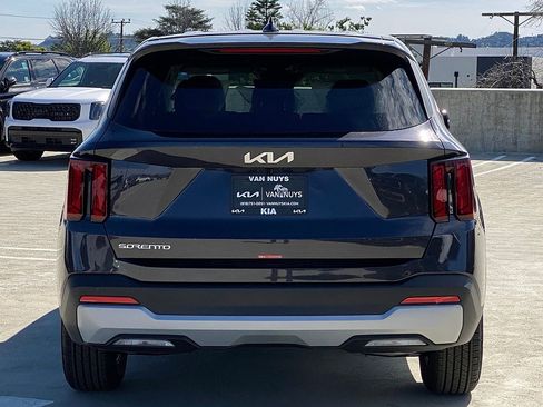 New 2026 Kia Sorento LX FWD image 3