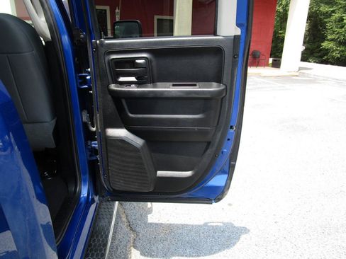 Used 2017 RAM 1500 Express AWD/4WD image 25