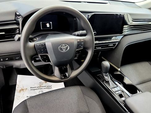 Used 2025 Toyota Camry LE image 24