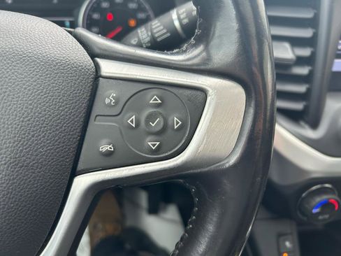 Used 2018 GMC Acadia SLT w/ LPO, Floor Liner Package FWD image 21