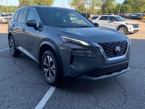 Used 2023 Nissan Rogue SV FWD image 3