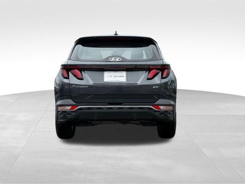 Used 2023 Hyundai Tucson SE AWD/4WD image 4