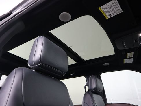 Used 2021 Ford F150 Lariat w/ Equipment Group 502A High image 19