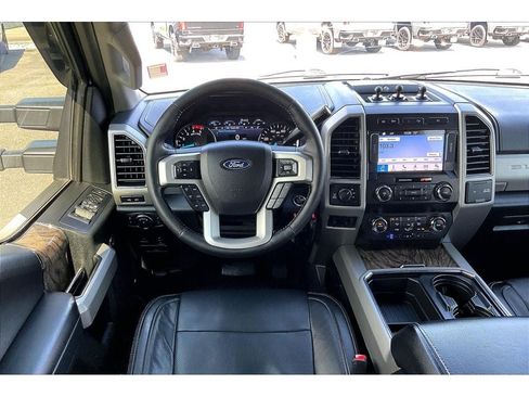 Used 2019 Ford F250 Lariat w/ Lariat Ultimate Package AWD/4WD image 5