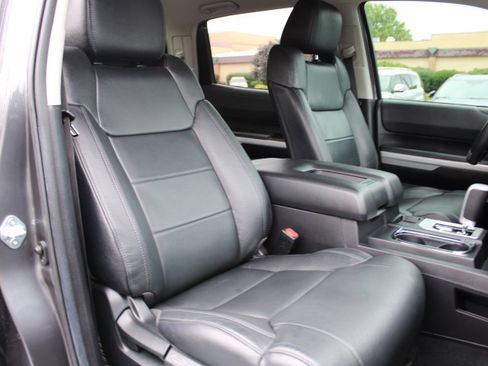 Used 2021 Toyota Tundra SR5 w/ SR5 Leather Package AWD/4WD image 22