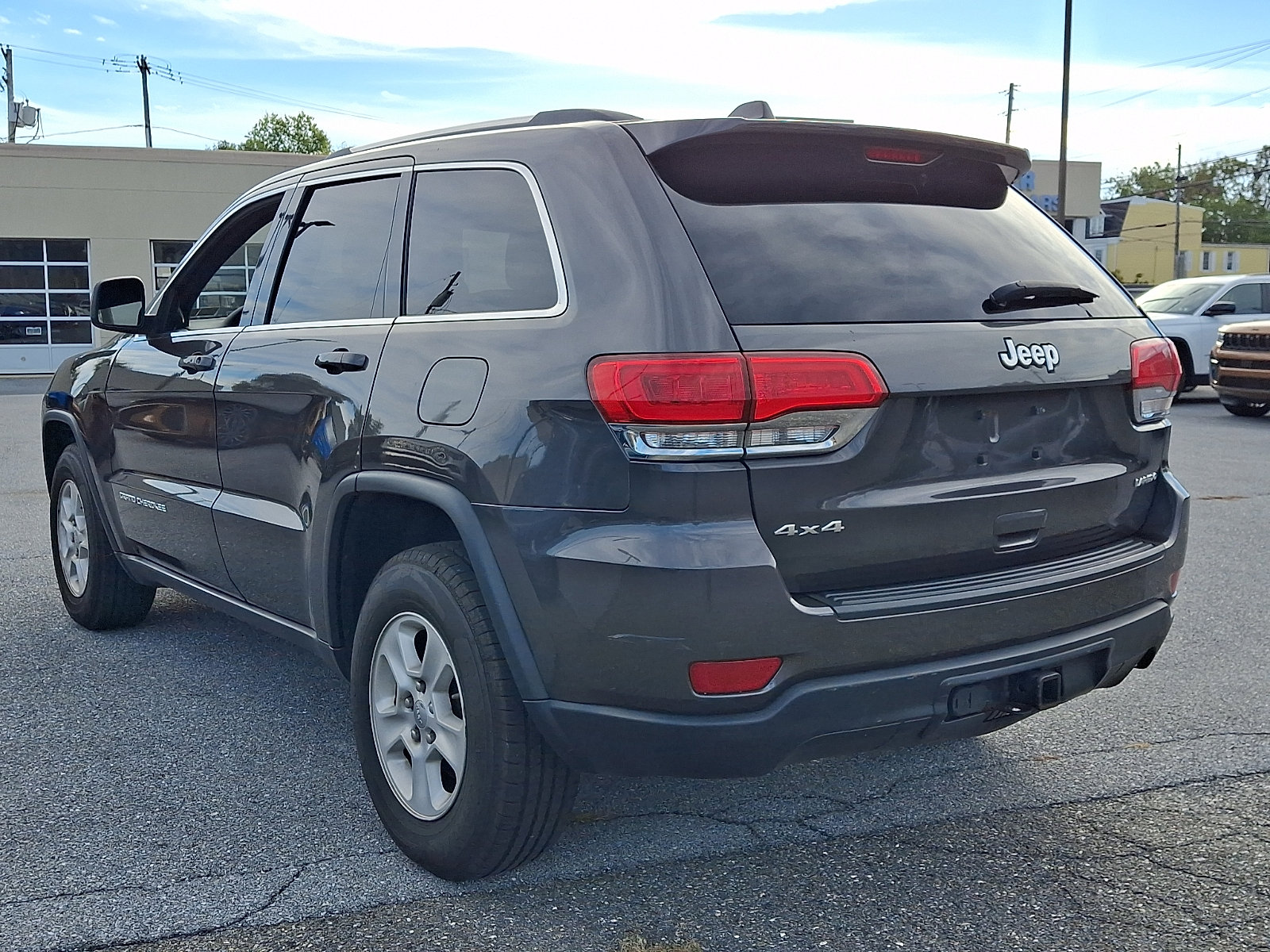 Used 2015 Jeep Grand Cherokee Laredo w/ Quick Order Package 23E AWD/4WD image 4