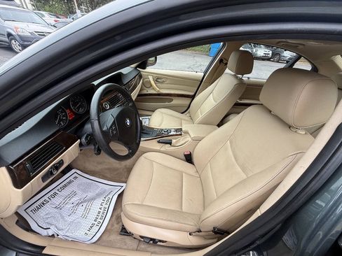 Used 2011 BMW 328i xDrive Sedan AWD/4WD image 7