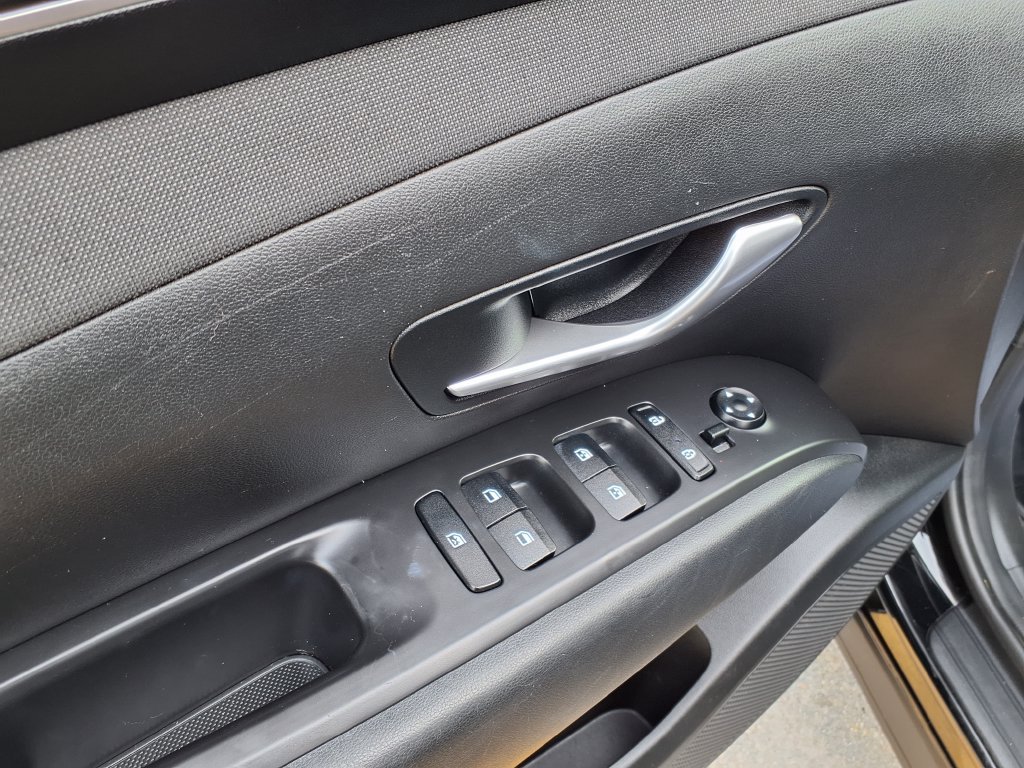 Used 2023 Hyundai Tucson SEL w/ Convenience Package FWD image 16