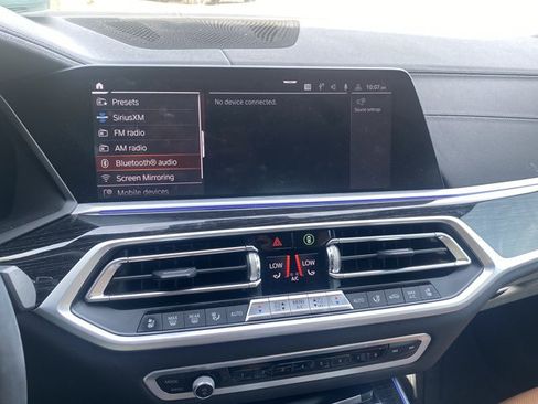 Used 2021 BMW X7 xDrive40i w/ M Sport Package AWD/4WD image 5