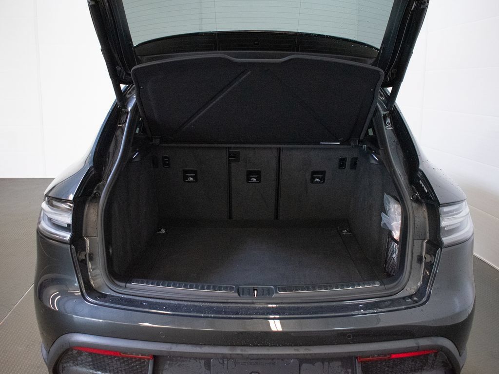 Certified 2026 Porsche Macan AWD/4WD image 13