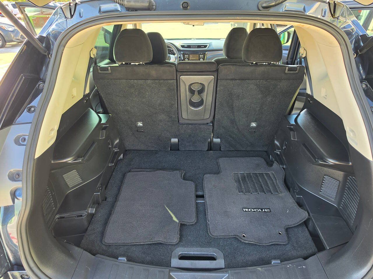 Used 2014 Nissan Rogue S FWD image 38