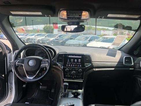 Used 2022 Jeep Grand Cherokee Laredo X RWD image 21