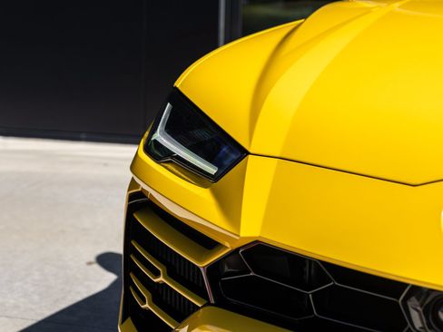 Used 2021 Lamborghini Urus AWD/4WD image 19