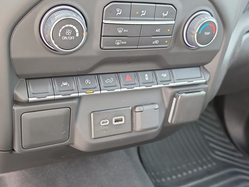 Used 2022 Chevrolet Silverado 1500 Custom RWD image 25
