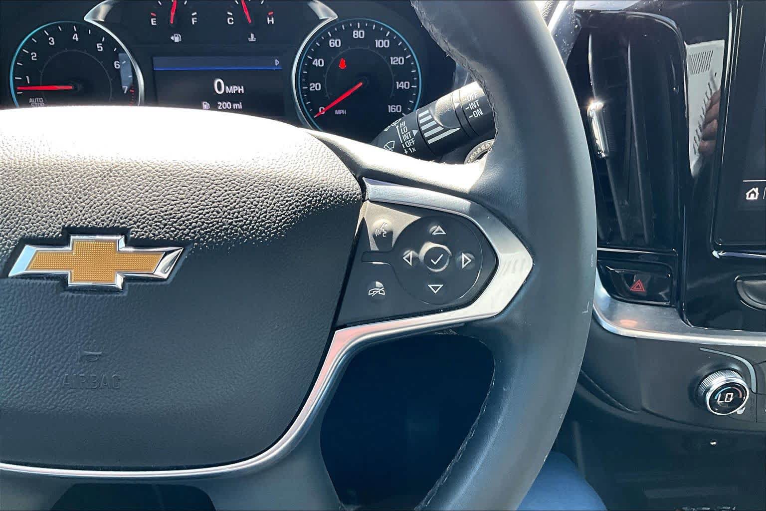 Used 2023 Chevrolet Traverse LT FWD image 46