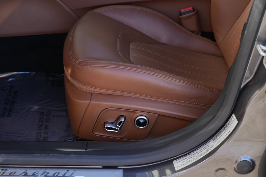 Used 2021 Maserati Quattroporte S Q4 AWD/4WD image 18