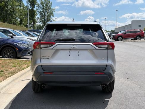Used 2021 Toyota RAV4 LE FWD image 10