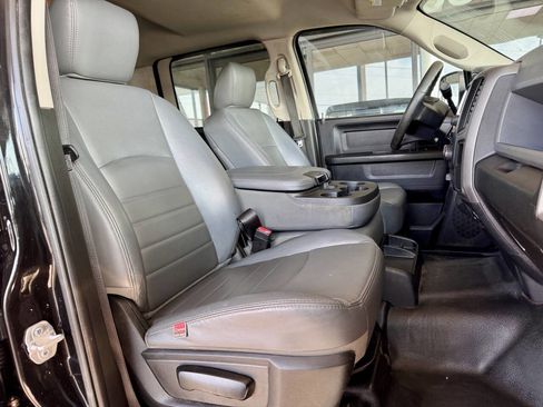 Used 2018 RAM 2500 Tradesman w/ Chrome Appearance Group image 17