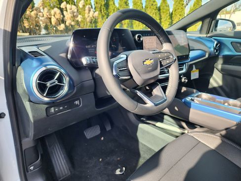 New 2026 Chevrolet Equinox EV LT image 22