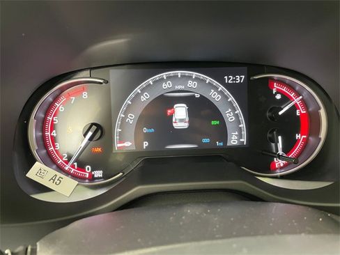New 2025 Toyota RAV4 LE image 3
