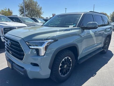 Used 2023 Toyota Sequoia SR5 w/ SR5 Premium Package AWD/4WD image 2